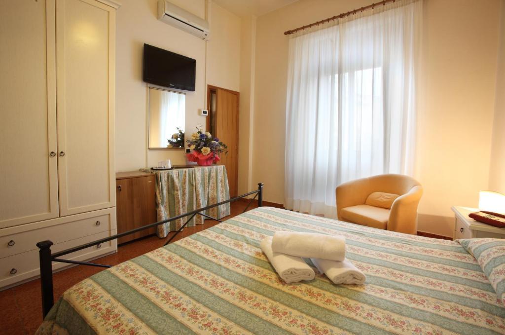Hotel Prime Пистойя Номер фото
