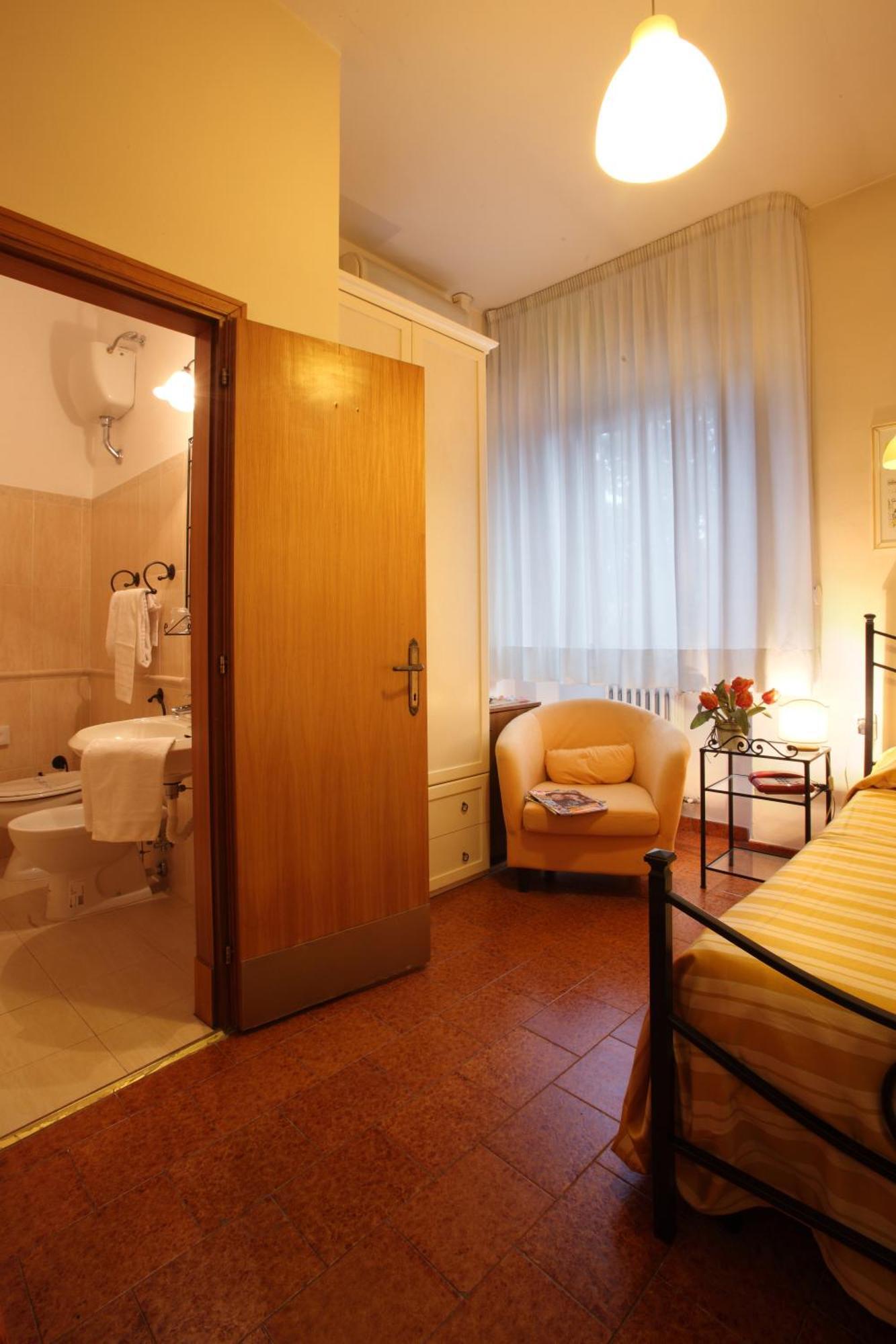 Hotel Prime Пистойя Экстерьер фото