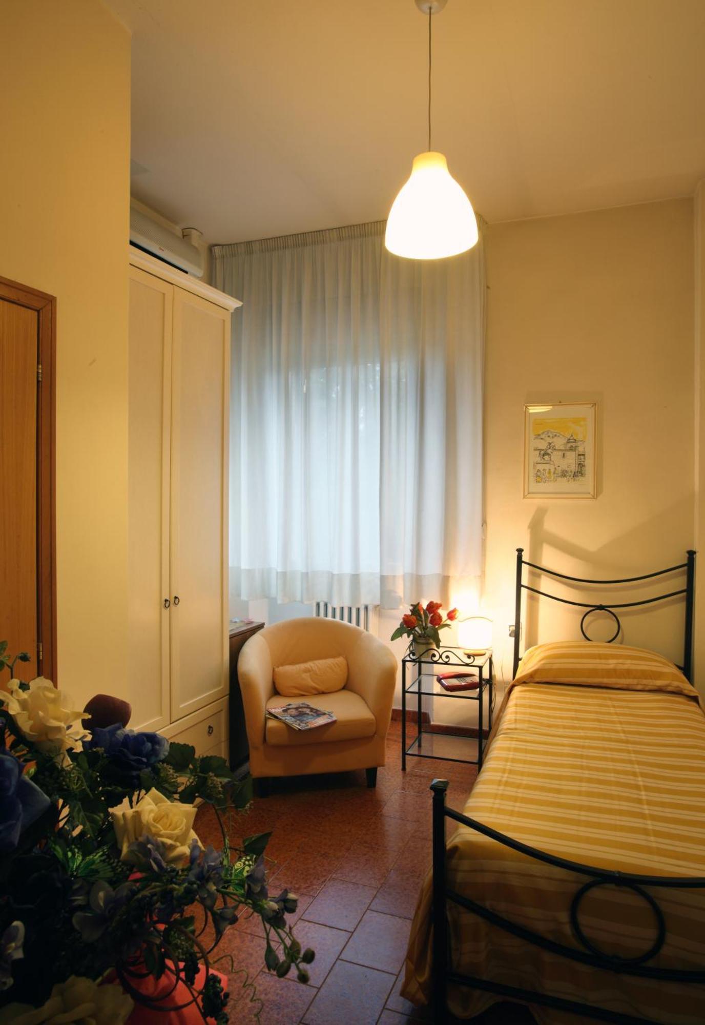 Hotel Prime Пистойя Экстерьер фото