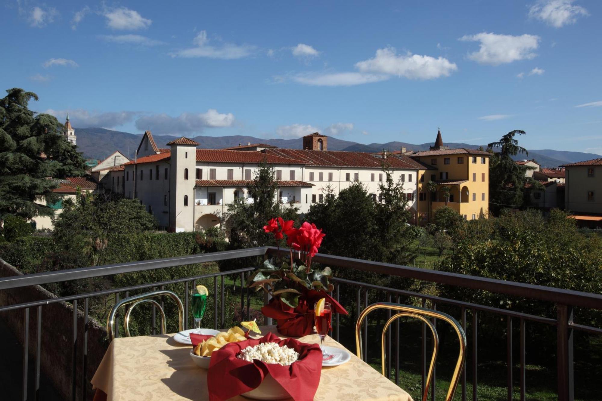 Hotel Prime Пистойя Экстерьер фото